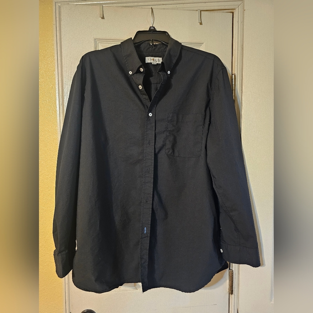 Elegant Black Casual Button-Down Shirt